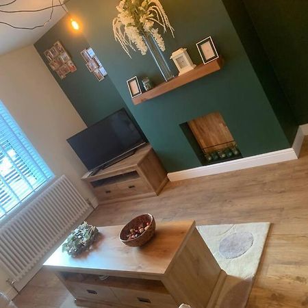 Quaint 1 Bedroom Cottage In Pudsey, Leeds Eksteriør bilde