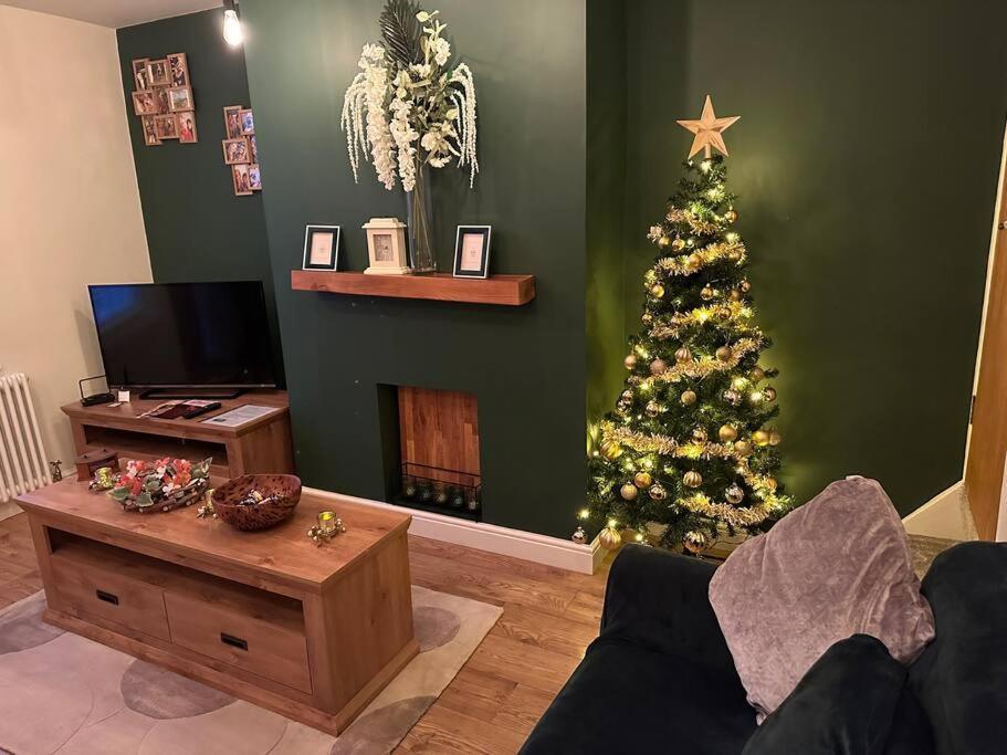 Quaint 1 Bedroom Cottage In Pudsey, Leeds Eksteriør bilde