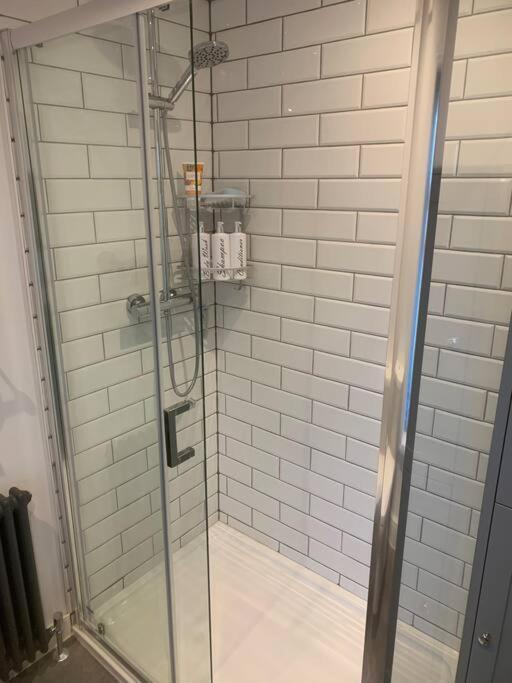 Quaint 1 Bedroom Cottage In Pudsey, Leeds Eksteriør bilde