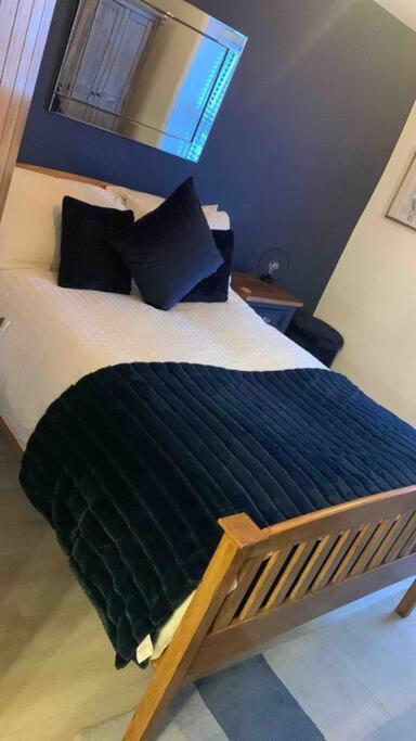 Quaint 1 Bedroom Cottage In Pudsey, Leeds Eksteriør bilde
