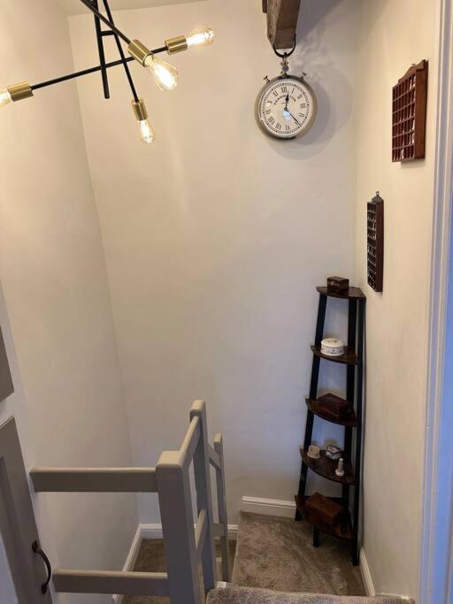 Quaint 1 Bedroom Cottage In Pudsey, Leeds Eksteriør bilde