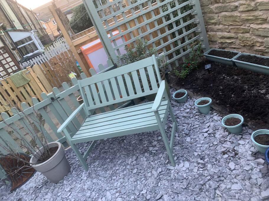 Quaint 1 Bedroom Cottage In Pudsey, Leeds Eksteriør bilde