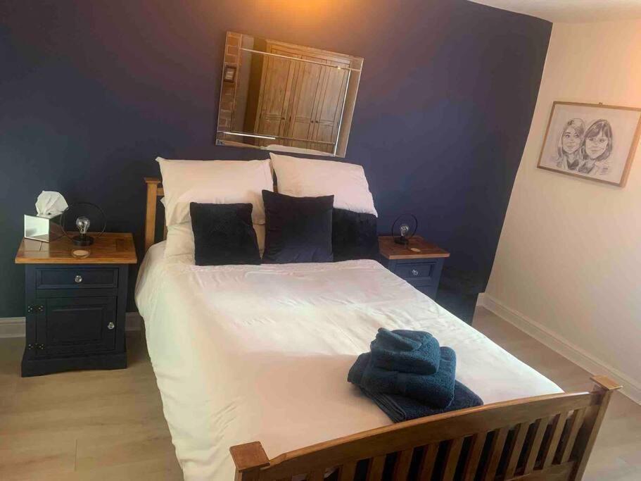 Quaint 1 Bedroom Cottage In Pudsey, Leeds Eksteriør bilde