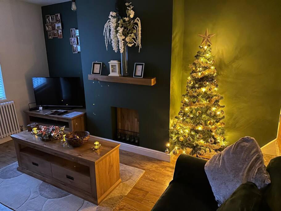 Quaint 1 Bedroom Cottage In Pudsey, Leeds Eksteriør bilde