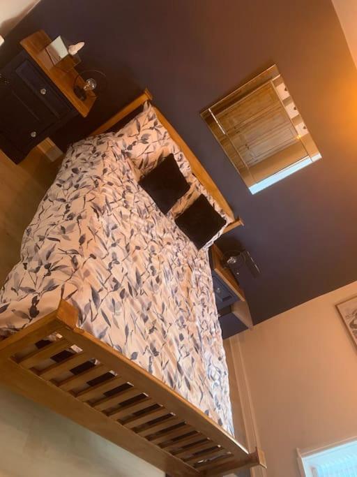 Quaint 1 Bedroom Cottage In Pudsey, Leeds Eksteriør bilde
